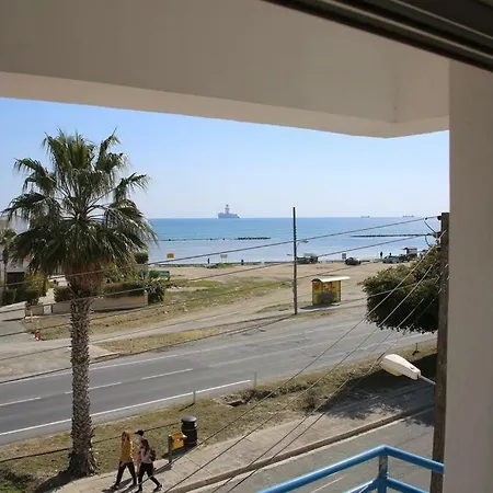 Beach Front Apartment *